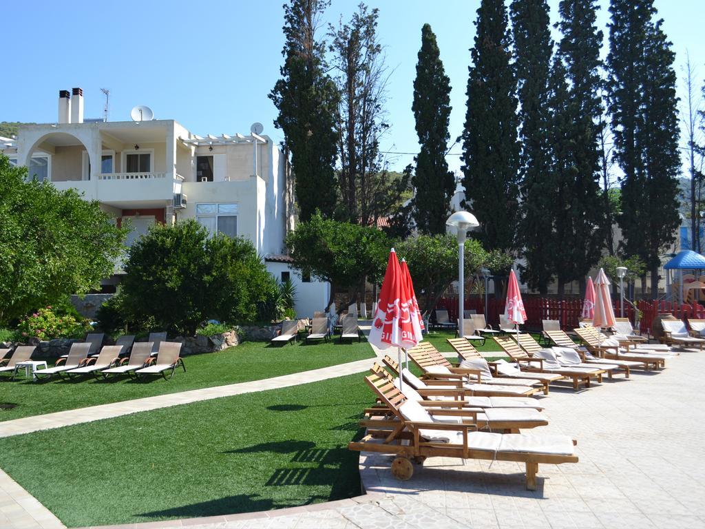 Magdas Kamares Poros Town Bagian luar foto