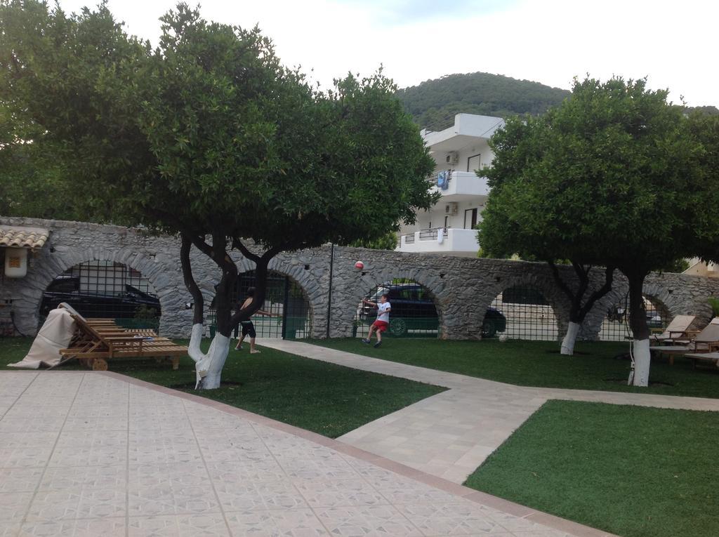 Magdas Kamares Poros Town Bagian luar foto