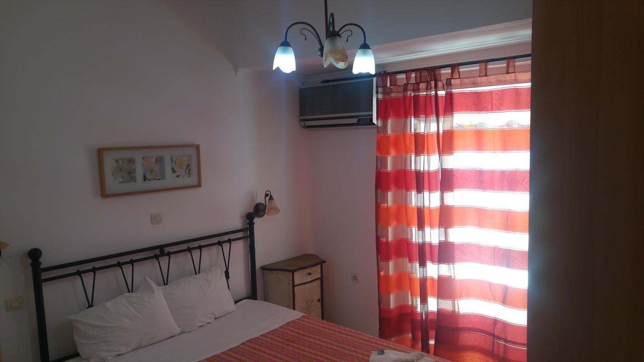 Magdas Kamares Poros Town Bagian luar foto