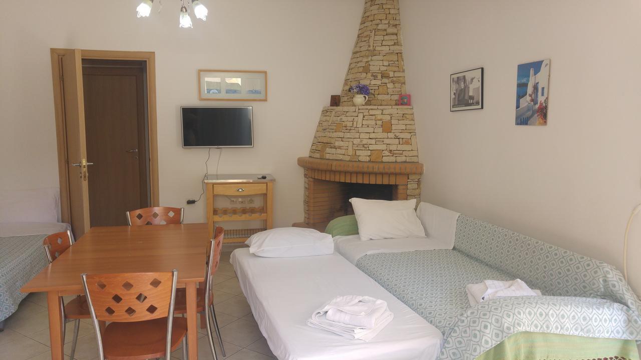 Magdas Kamares Poros Town Bagian luar foto